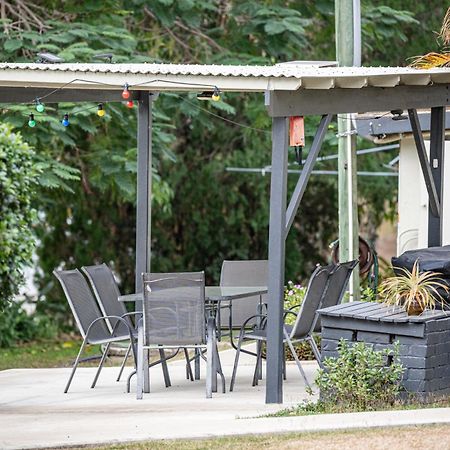 فندق Mt Larcom Tourist Park Mount Larcom المظهر الخارجي الصورة