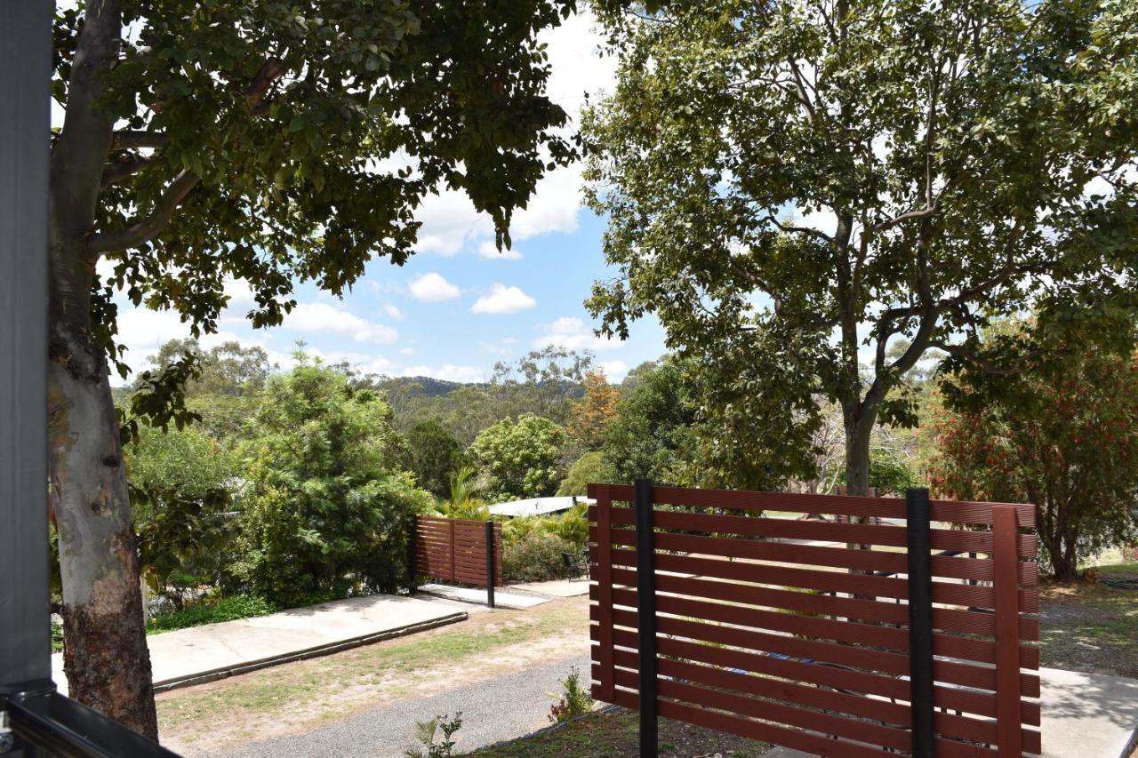 فندق Mt Larcom Tourist Park Mount Larcom المظهر الخارجي الصورة